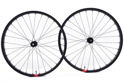 USED Santa Cruz Reserve 37 27.5"+ Carbon Wheelset w/ DT Swiss 240's Hubs Boost Shimano Microspline