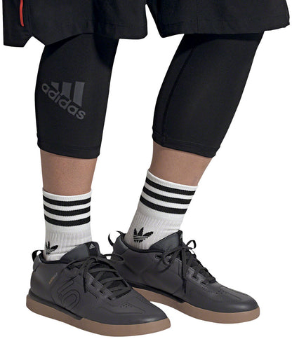 NEW Five Ten Sleuth DLX Mid Flat Shoe  -  Men's Grey Six/Core Black/Gum M2 8