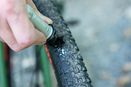 NEW Stan's NoTubes Dart Tool